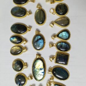 Natural Labradoliet Pendant