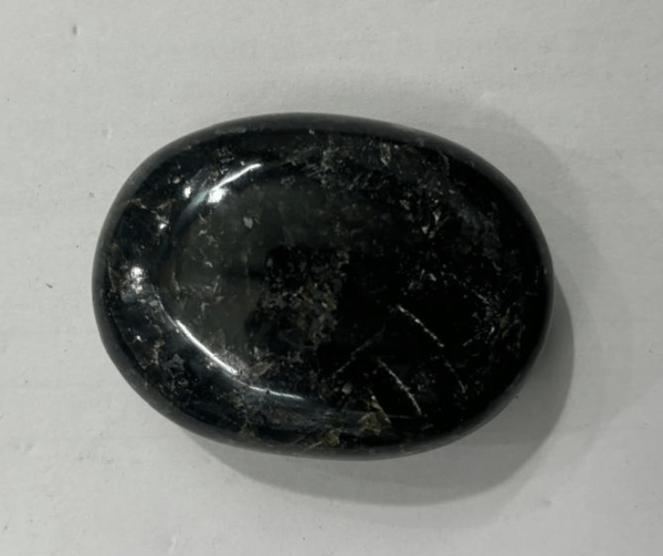Larvakite